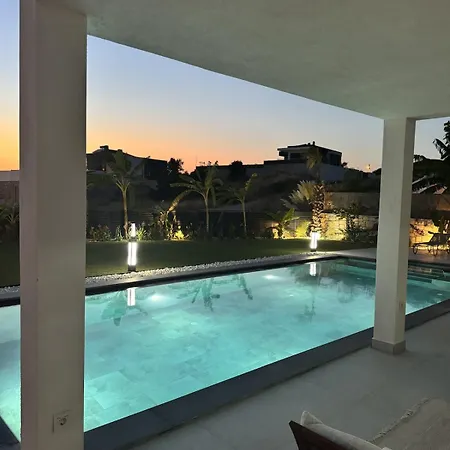 Villa Luxurious In With Private Pool Cesme