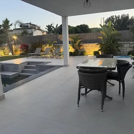 Βίλα Luxurious In With Private Pool Çeşme
